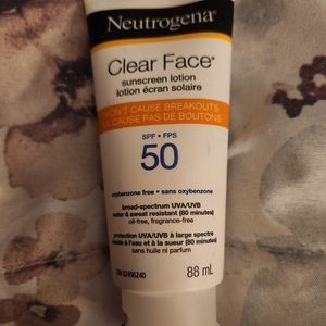 Neutrogena Clear face sunscreen lotion